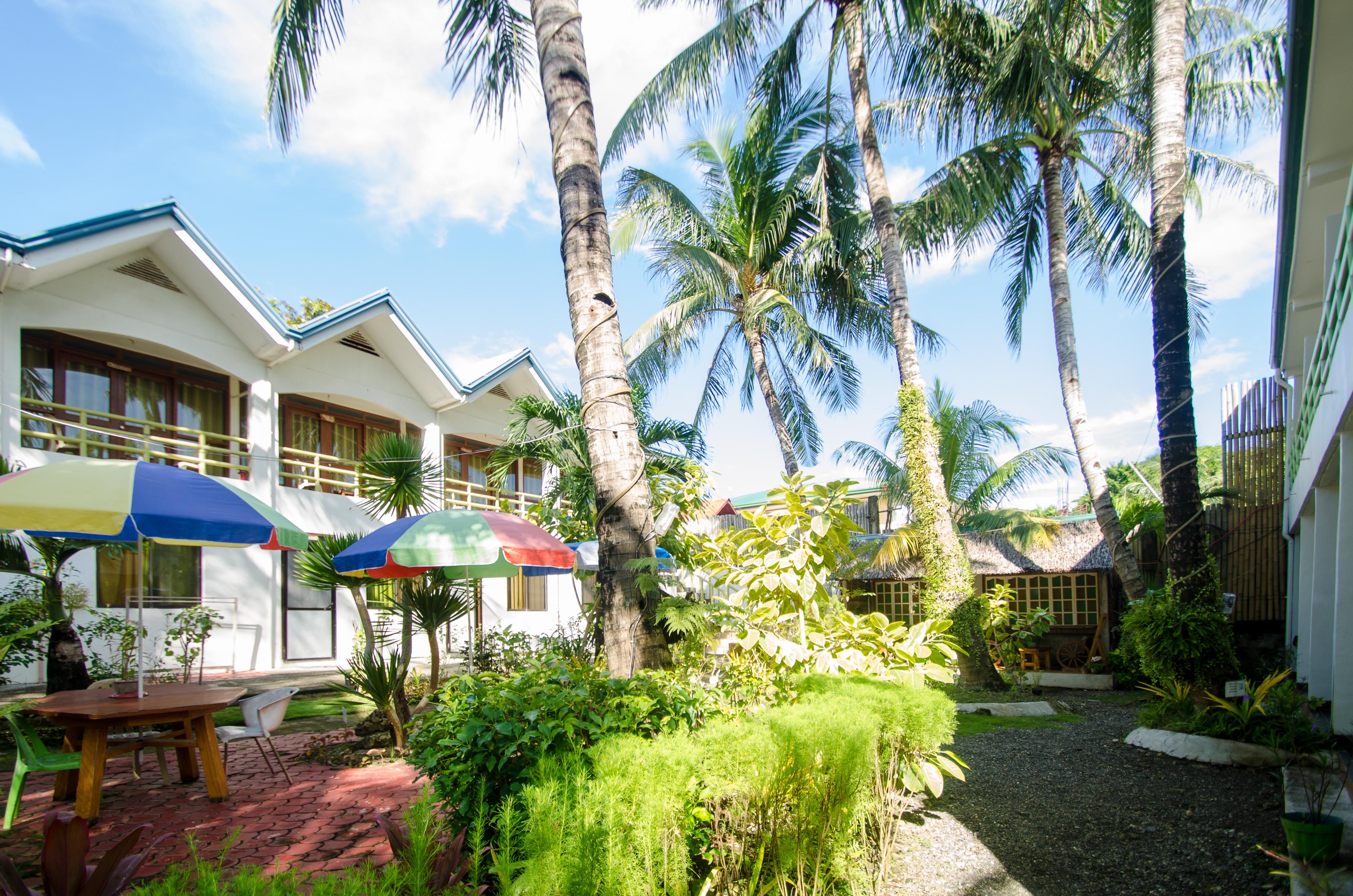 Reddoorz Plus @ Secret Garden Boracay Balabag Kültér fotó